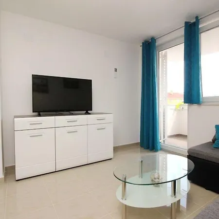 In Mit Eigenem Balkon Apartment Baska (Krk)
