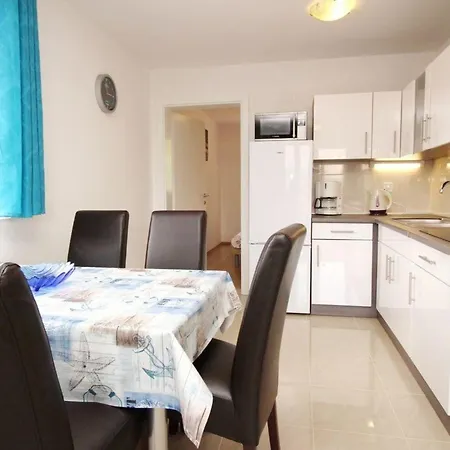 In Mit Eigenem Balkon * Baška
