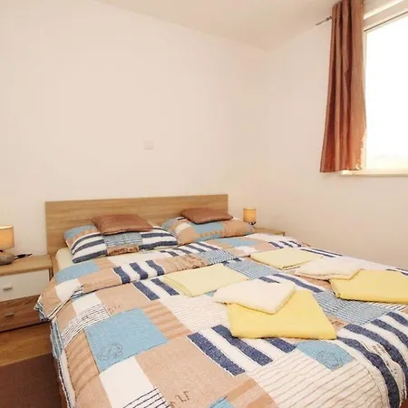 Apartment In Mit Eigenem Balkon
